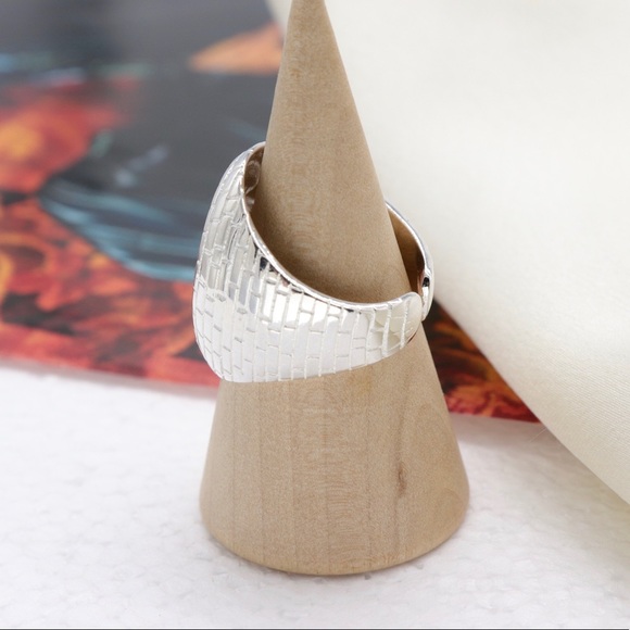 Lady Ring - Picture 2 of 4